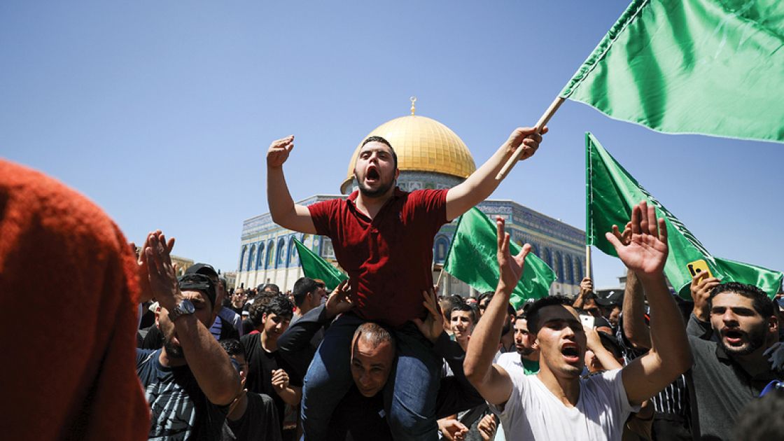 الفلسطيني يضرب... والخونة يحسسون على الرقاب