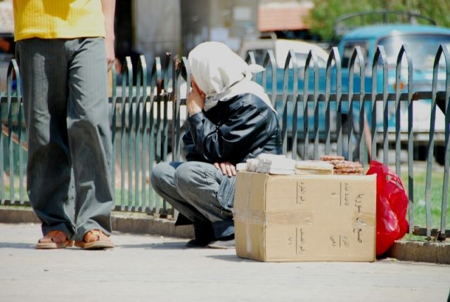 إزالة إشغالات الرصيف في كفرسوسة فقط!