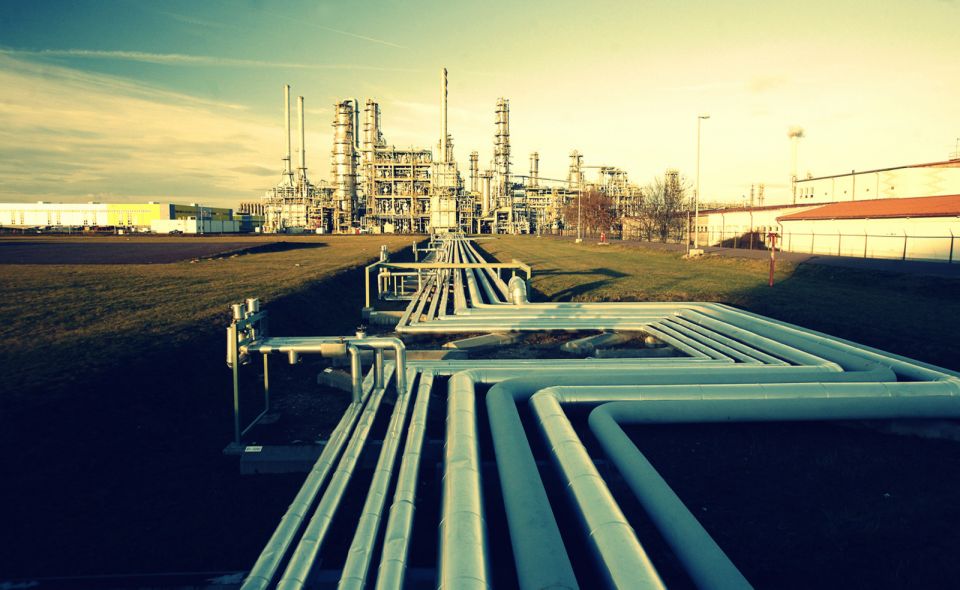 منتجو النفط الروس يناقشون تمديد خفوضات الانتاج