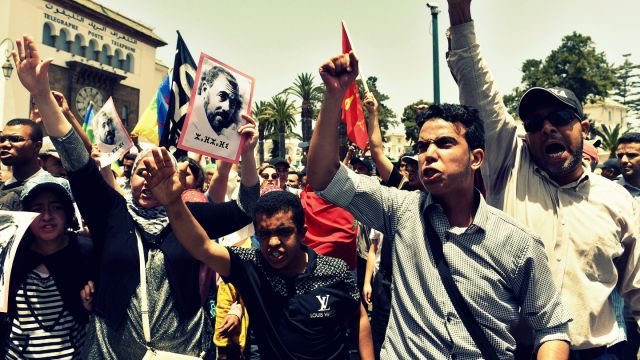 ما لا يقل عن 40 شخصاً، بمن فيهم أطفال، نقلوا إلى المستشفى