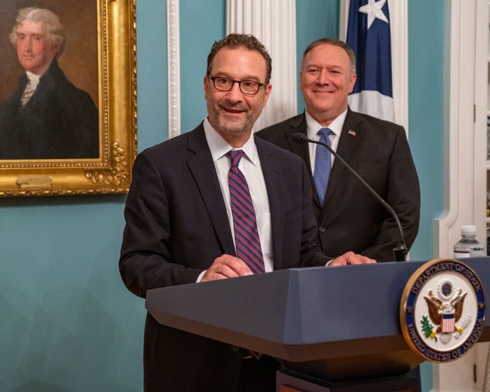 علينا أن نصدق شينكر، لكن علينا أن نصدق جيفري أيضاً!