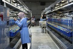 نحن عمال نقابيون لا وزراء... أوقفوا المزايا ومظاهر الترف