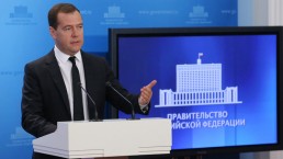 مدفيديف: سندافع عن مصالحنا الاقتصادية في العالم بجميع الوسائل القانونية