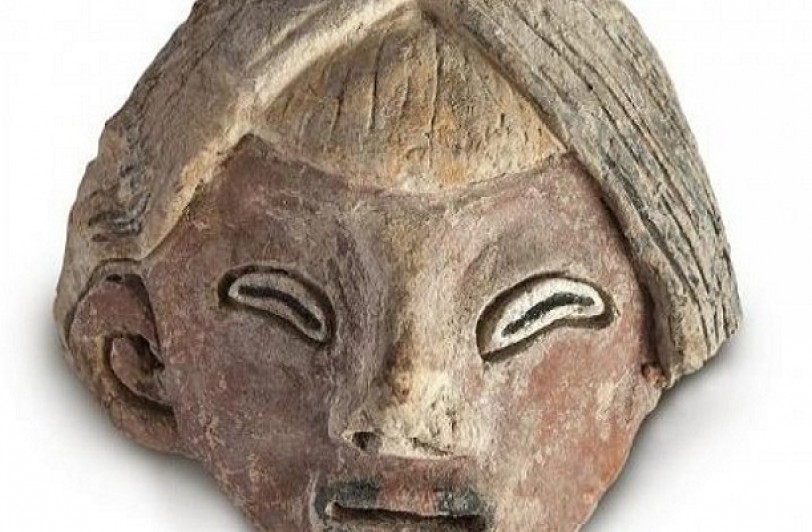 اكتشاف تماثيل عمرها نحو 3800 عام في البيرو