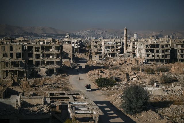 لماذا لا تزال سورية منفصلة مالياً عن العالم؟ وهل توجد حلول؟