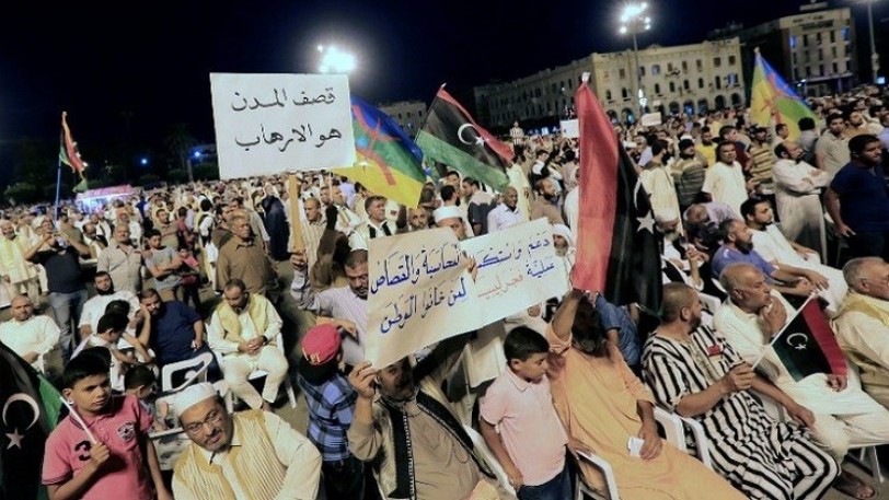 مظاهرات منددة بالبرلمان ورافضة للتدخل الأجنبي في ليبيا