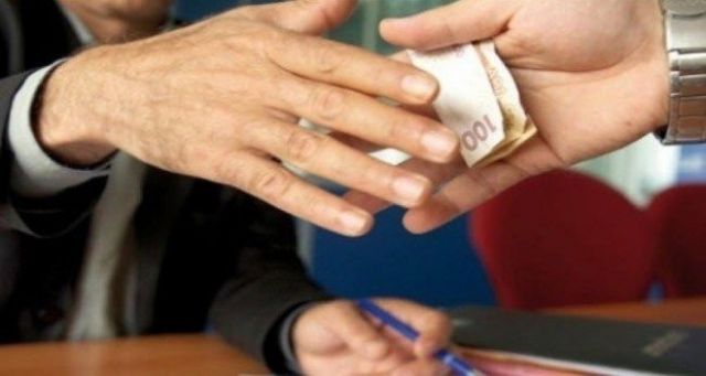 ظاهرة الرشاوى في القطاع العام