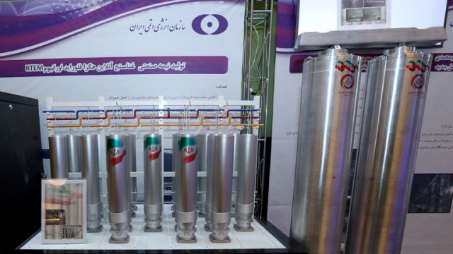 إيران تحذّر من الإرهاب الاقتصادي الأمريكي والإرهاب النووي