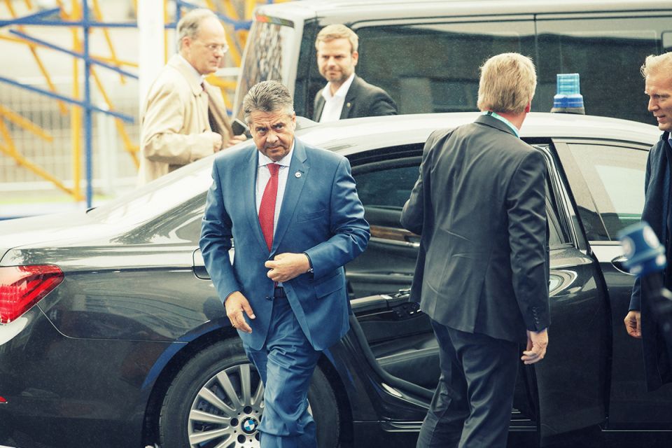 تحت ضغوط مكثفة لتفادي إجراء انتخابات جديدة عدّل الحزب الديمقراطي الاشتراكي موقفه