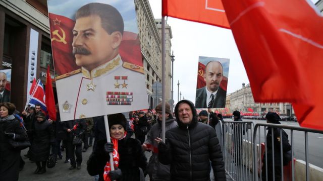 الصين تدافع عن ستالين