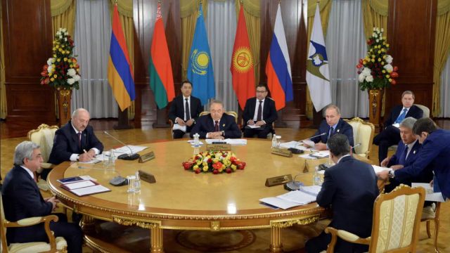 &laquo;الاقتصادي الأوراسي&raquo; وتحويل الأزمات إلى فرص