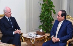 السيسي لـ دي ميستورا: كل يوم يمر دون تسوية مستدامة للصراع السوري هو فرصة ضائعة