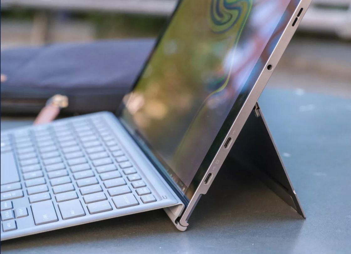 سامسونغ تكشف عن أحدث حواسبها المحمولة