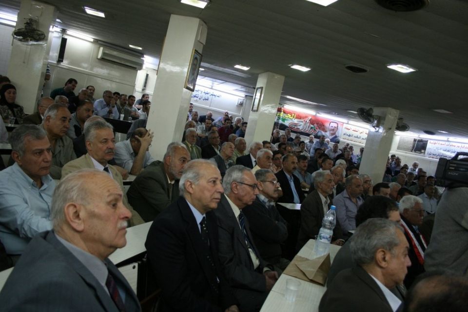 حرفيو دمشق: عدم ثقة بالهيئات.. وتعهد بتخفيض نفقات المسؤولين!