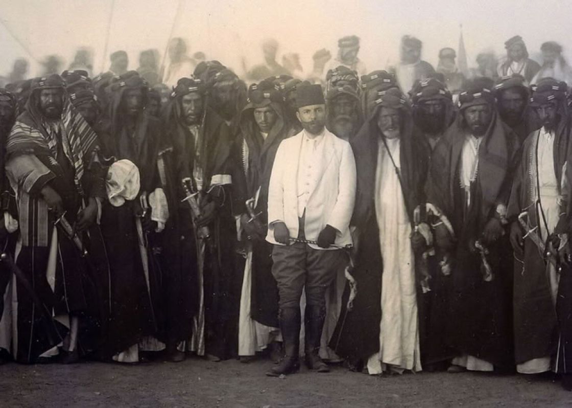 العبث بالتاريخ...   بين تشويه الرمز ونسف الهوية.