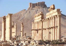 سلاحا الجو السوري والروسي يقصفان "داعش" الفارة من تدمر
