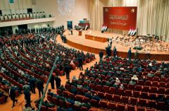 البرلمان العراقي يعلّق جلساته داعياً للقاء وطني عاجل وحماية الجيش للمؤسسات والمتظاهرين