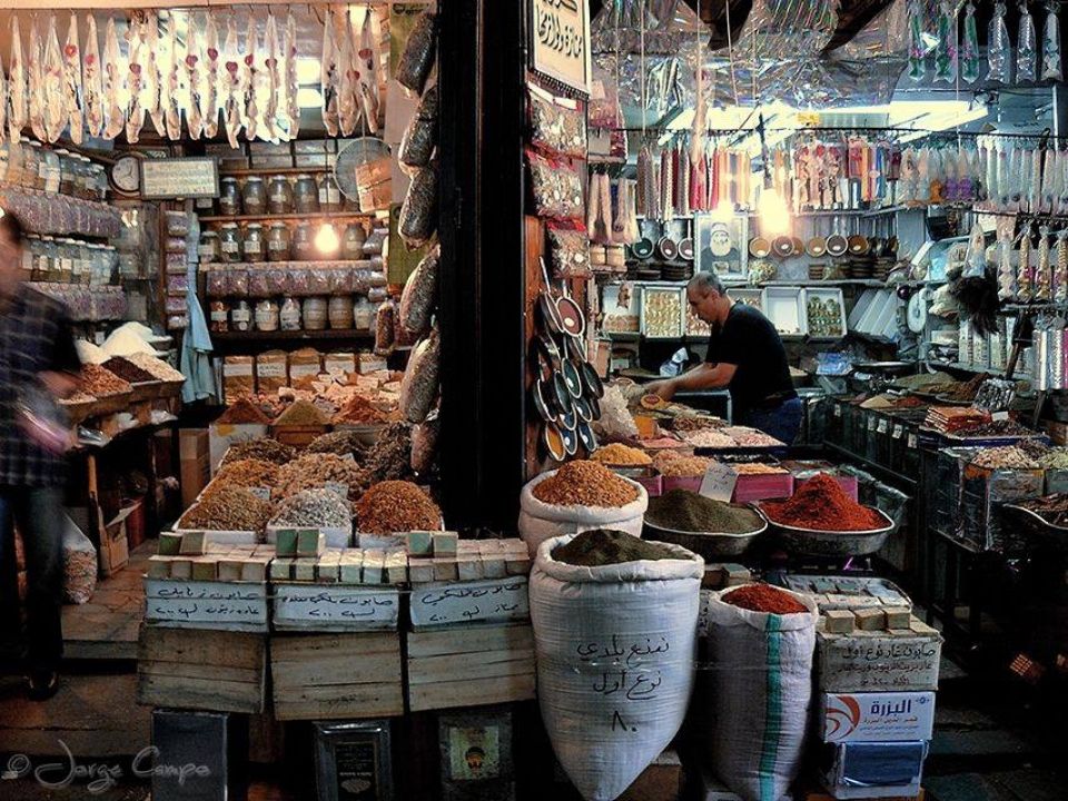 العمال ... من المولد بلا حمص!