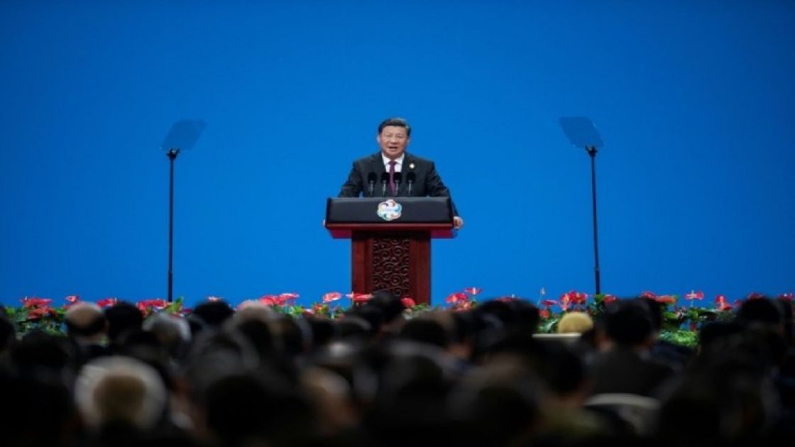 رئيس الصين يندد بنظرية التفوق العرقي وينفي وجود صراع حضارات مع أمريكا