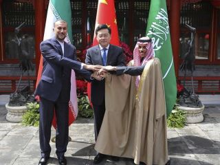 هل يمكن أن تتعاون دول الخليج عسكرياً مع إيران؟
