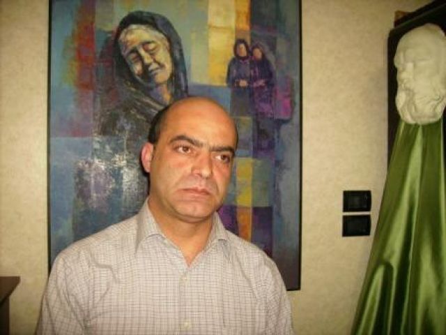 تشكيلي من سورية يُلوّن بخيوط الشمس