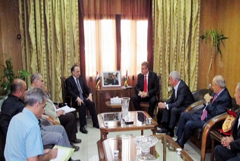 خميس يبحث مع شركة روسية توسيع محطة تشرين الكهربائية