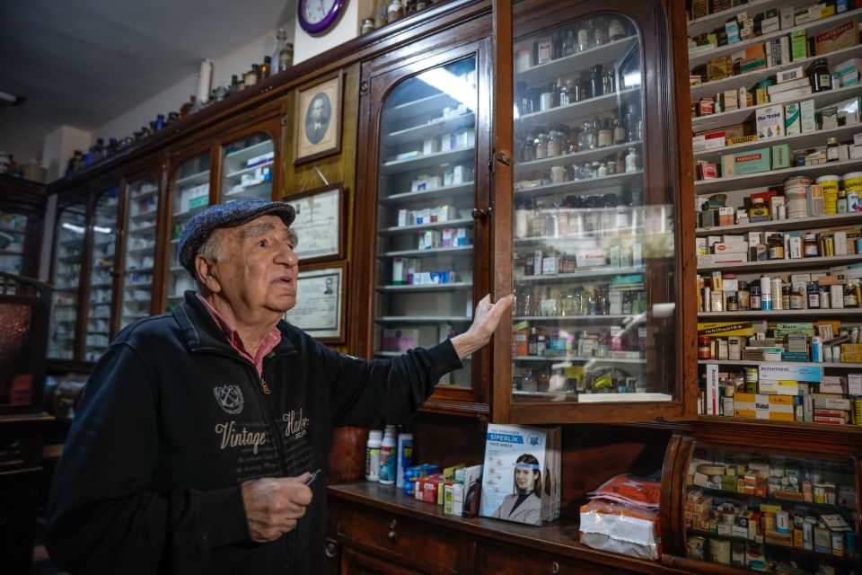 الدواء.. أزمة مستمرة على حساب المرضى