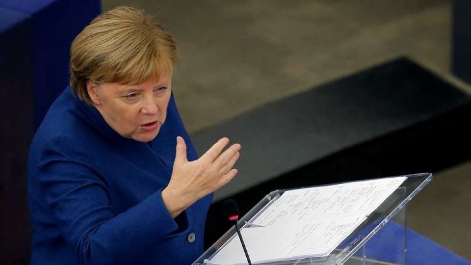 ميركل تعلق على فكرة إنشاء جيش أوروبي وتتقدم بمبادرة