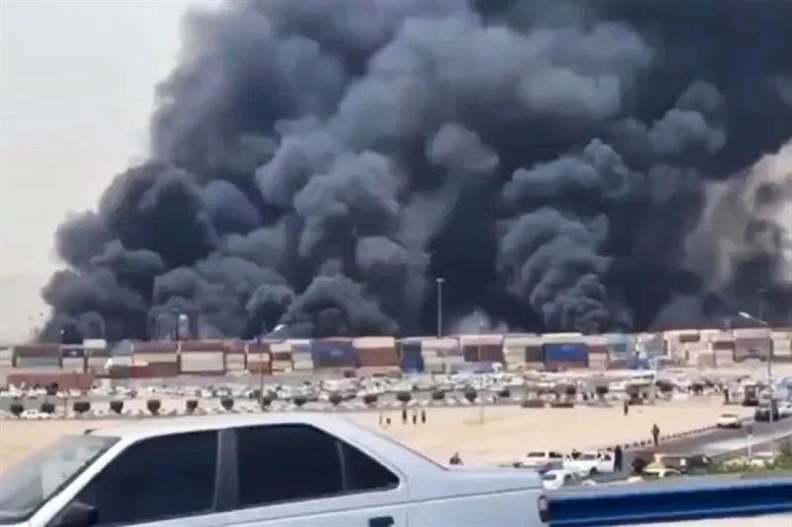 انفجار عنيف يهز ميناء بندر عباس الإستراتيجي جنوب إيران.. ومصرع 8 وإصابة المئات