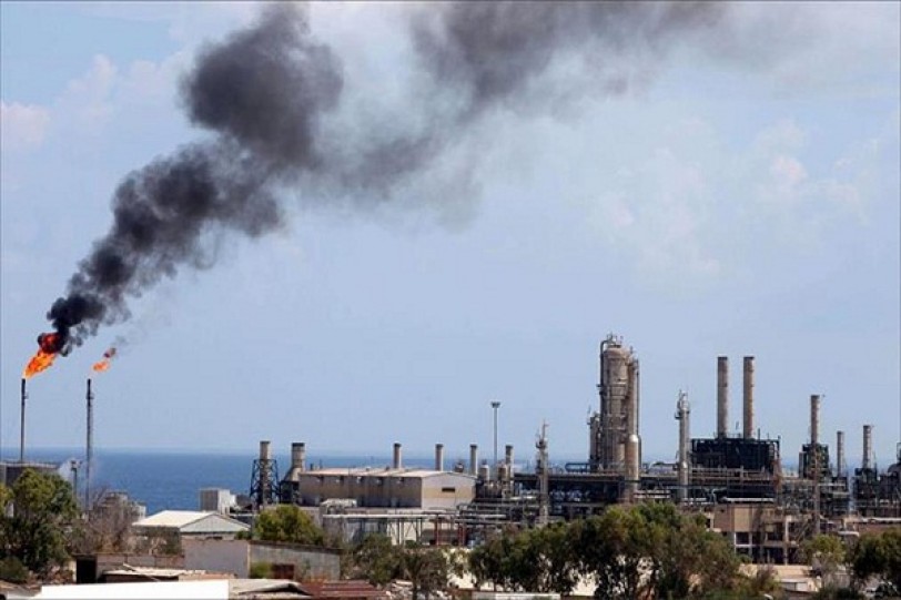 اندلاع حرائق بصهاريج نفط بميناء السدرة الليبي