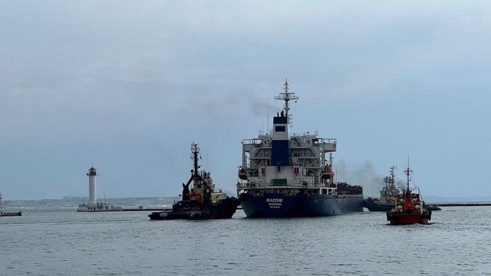 انطلاق أول سفينة حبوب من أوكرانيا: الحمولة ذرة والوجهة لبنان