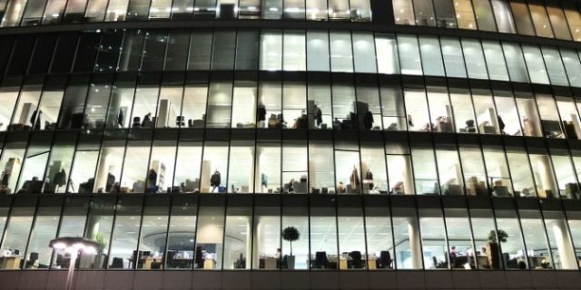 العقل الخالص في بلاد العجائب الرأسمالية