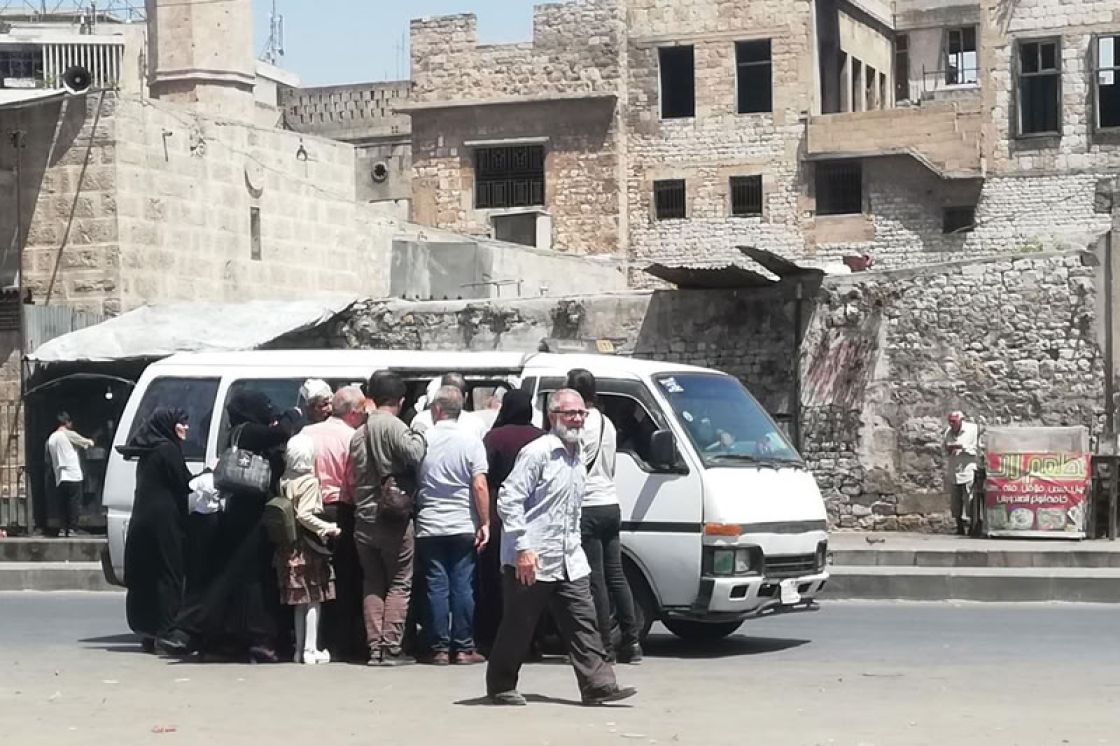 تعرفة النقل العام... معاناة مضاعفة واستنزاف يوميّ