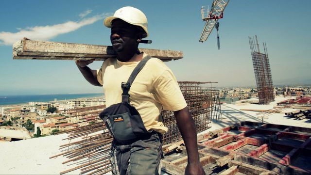 البلاد فقدت أكثر من نصف مداخيل النقد الأجنبي