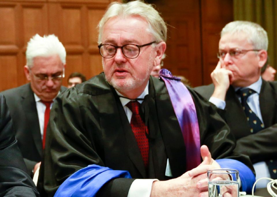 &laquo;ويليام شاباس&raquo; الاستقالة أو القتل!