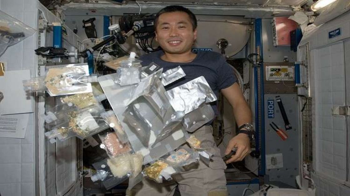 تطوير نظام غذائي خاص بالبعثة القمرية