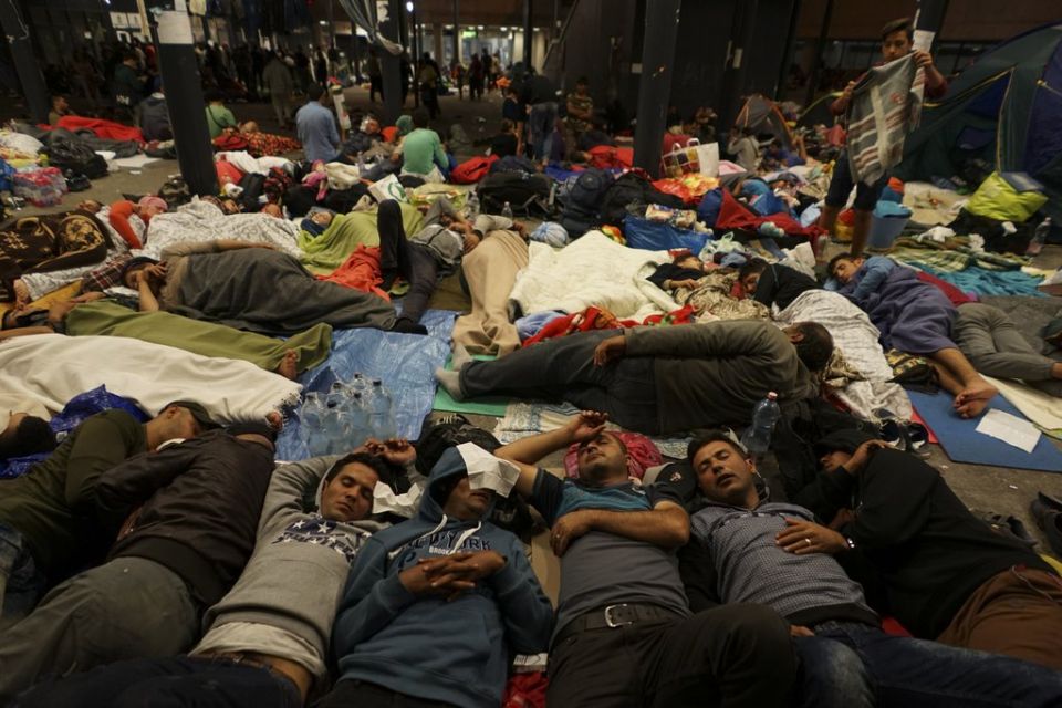 السوريون... بين اللجوء والهجرة مليون مهاجر في الخليج ومليون لاجئ في أوروبا وأكثر من 5,5 ملايين في الإقليم