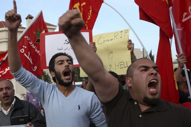 القضايا الوطنية والاجتماعية في وجه «الملك»