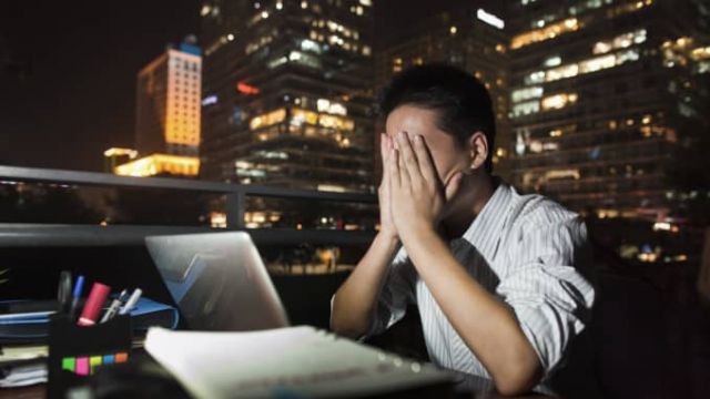 الوفيات المفاجئة لـ 488 مليون عامل عبر العالم.. ترتبط بساعات العمل الطويل!