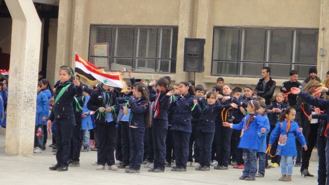 صور قاتمة من مدارس دير الزور