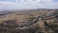 الغرب لا يدعم &laquo;إسرائيل&raquo; فقط بل يبيع أراضي الفلسطينيين أيضاً!