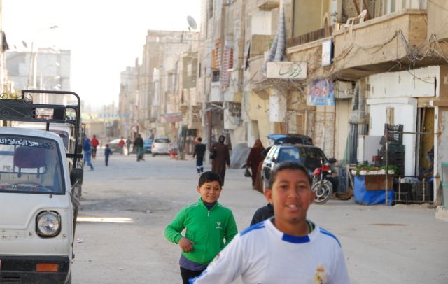 أهالي مخيم الوافدين..  لو أنّ أحد المسؤولين يعيش معنا أسبوعياً!