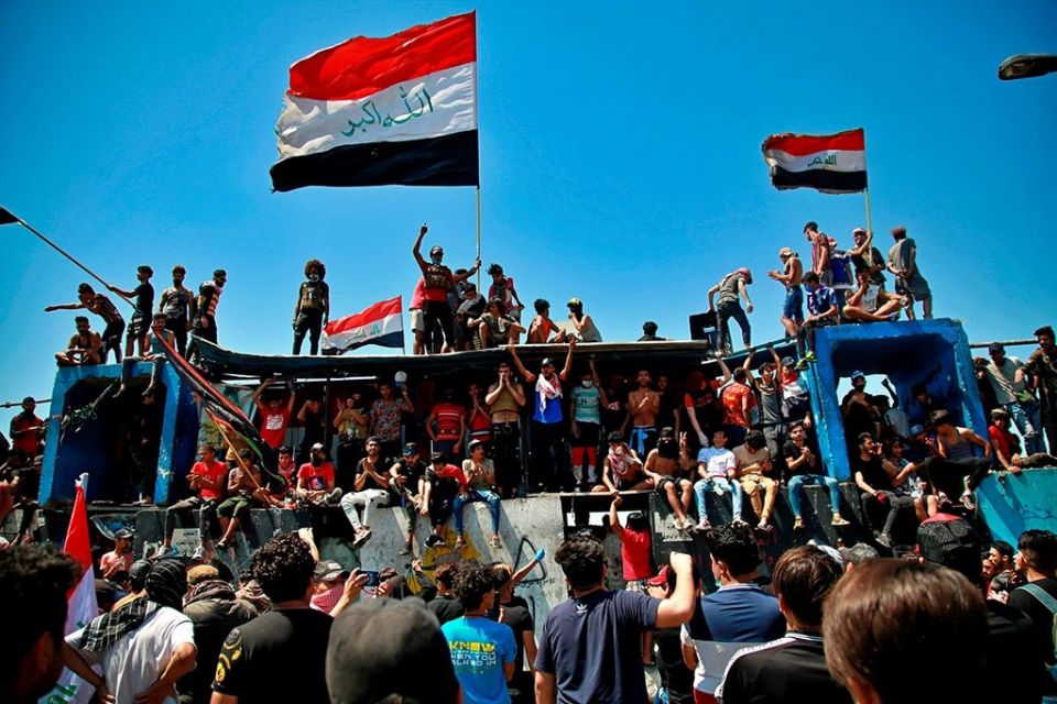 المنظومة العراقية باتجاه والشعب باتجاهٍ آخر..