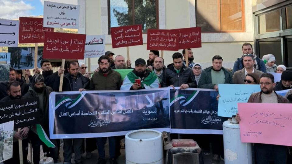 هل هناك حقاً ما يبرر منح صكوك غفران اقتصادية لواجهات الأسد؟