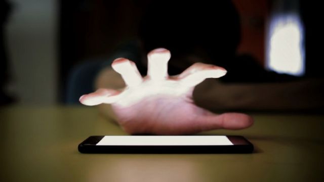 اختبار حول مدى إدمان الهواتف