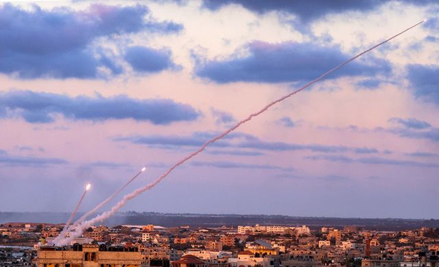 صاروخان للمقاومة الفلسطينية قبالة &laquo;تل أبيب&raquo;