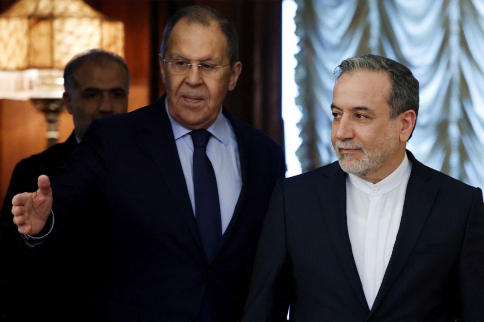 إيران تبلغ روسيا باتصالاتها الأوروبية بشأن ملفها النووي