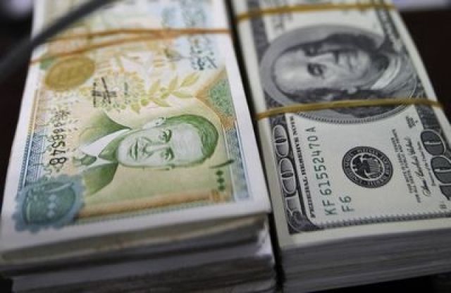 بعد تراجع الليرة 12% أمام العملات الأجنبية بسبعة أسابيع..  هل تسير السياسة النقدية  بالاتجاه الصحيح؟!