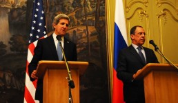 لافروف وكيري يتفقان على بذل كل ما يمكن لتسوية الملف النووي الإيراني