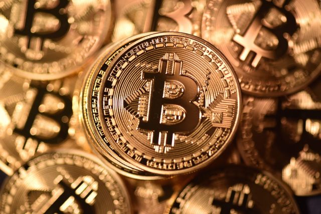خسائر كبرى لـ&laquo;بيتكوين&raquo; مع محاصرة إعلاناتها